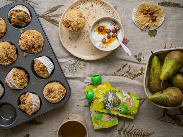 Birnenmuffins mit Haferstreuseln