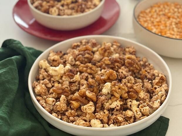 Skořicovo-karamelový popcorn s vlašskými ořechy: Jak na něj?