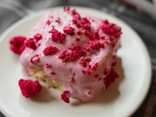 Cinnamon rolls: Zamilované skořicové rolky s malinami