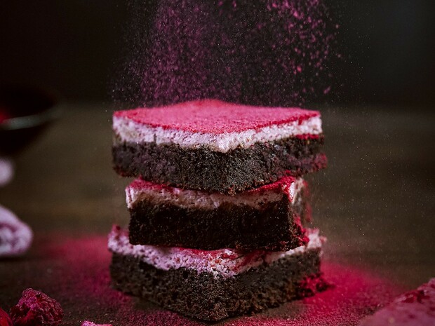 Brownie Cheesecake mit Lyo Himbeeren
