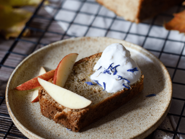 Recept: Téli teás almakenyér