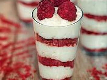 Mascarpone z malinami liofilizowanymi