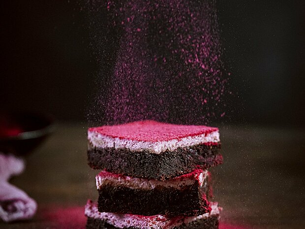 PRĂJITURĂ CU BRÂNZĂ BROWNIE CU ZMEURĂ LYO