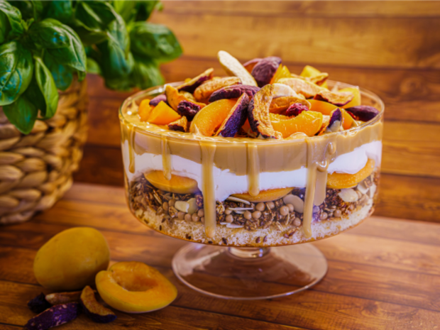 Trifle cu caramel sărat și caise – desertul care cucerește orice inimă!