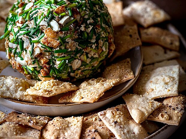 Recept: Nátierková guľa a syrové krerky