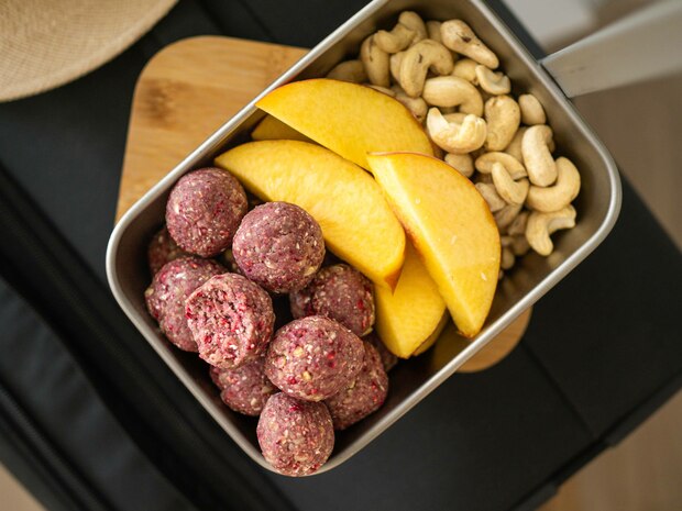 Recept: Kešu guľôčky z malinami