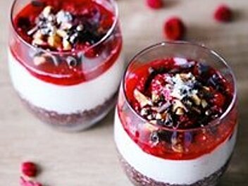Recept: Chia puding s horúcimi malinami