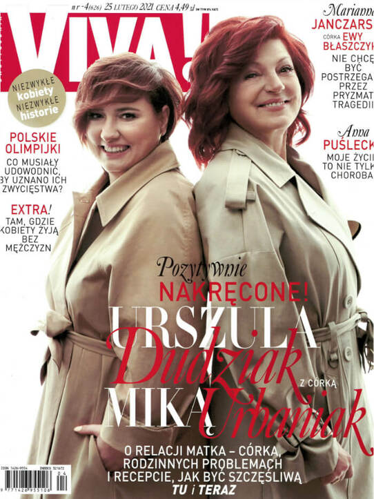 Z truskawką w tle