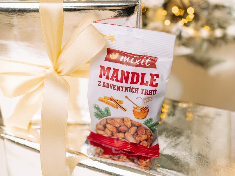 Vánoční oříšky - mandle v cukru do kapsy mandle z adventních trhů