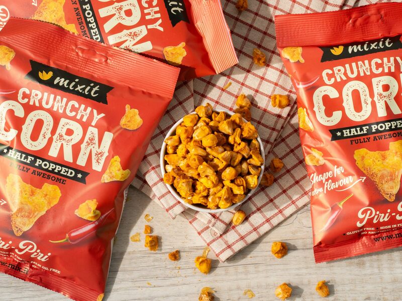 Crunchy corn – Piri Piri & Kajenský pepř – Částečně vypukaná kukuřice s chilli od Mixit 