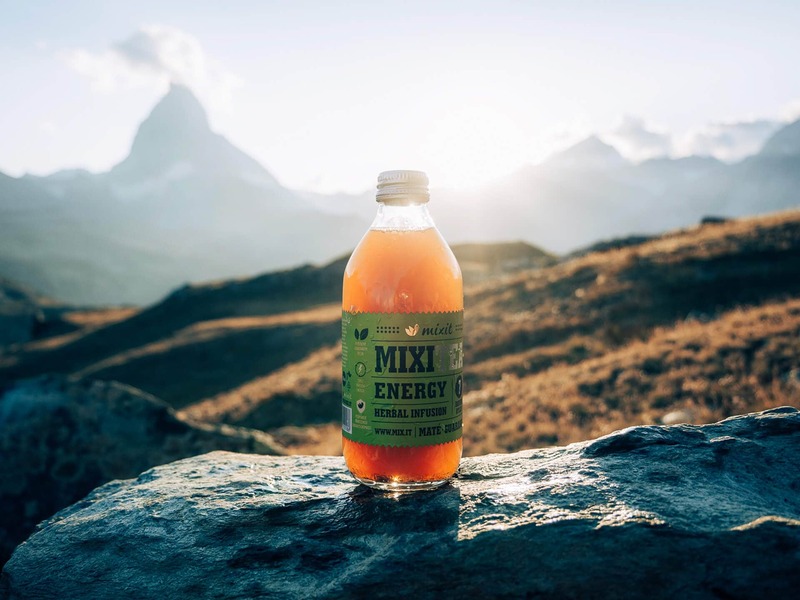 Mixitea čaj byliny energie pití nápoj láhev maté guarana