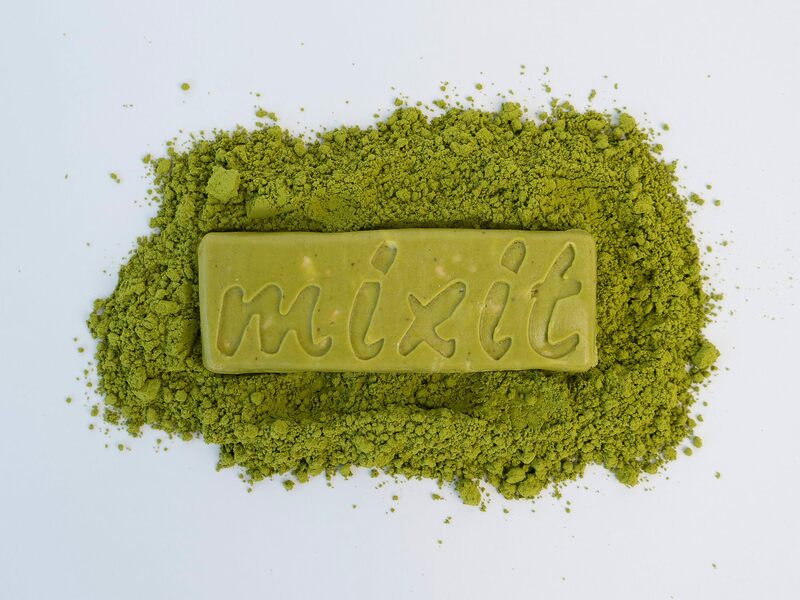 Glutenfreie Mixitka: Matcha-Latte mit Präbiotika