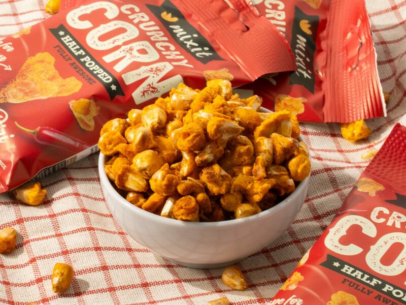 crunchy corn, popcorn, salty, piripiri, cheddar, basil, tomato