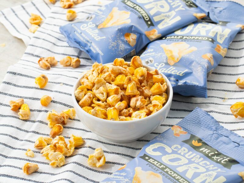 crunchy corn, popcorn, salty, piripiri, cheddar, basil, tomato