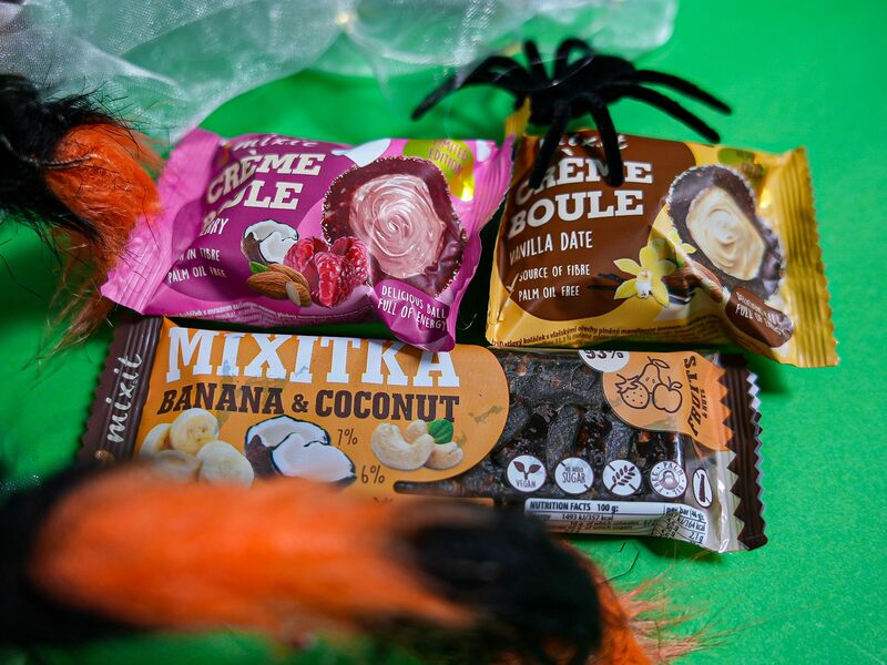 Halloween sviatok strašidlá sladkosti odmena výslužka