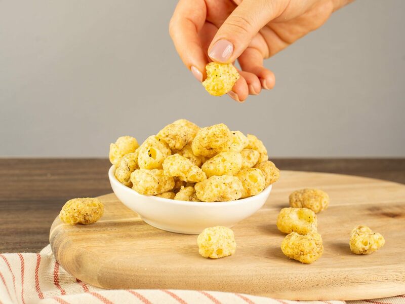 Křupavý sýr do kapsy – Irský cheddar s černým pepřem