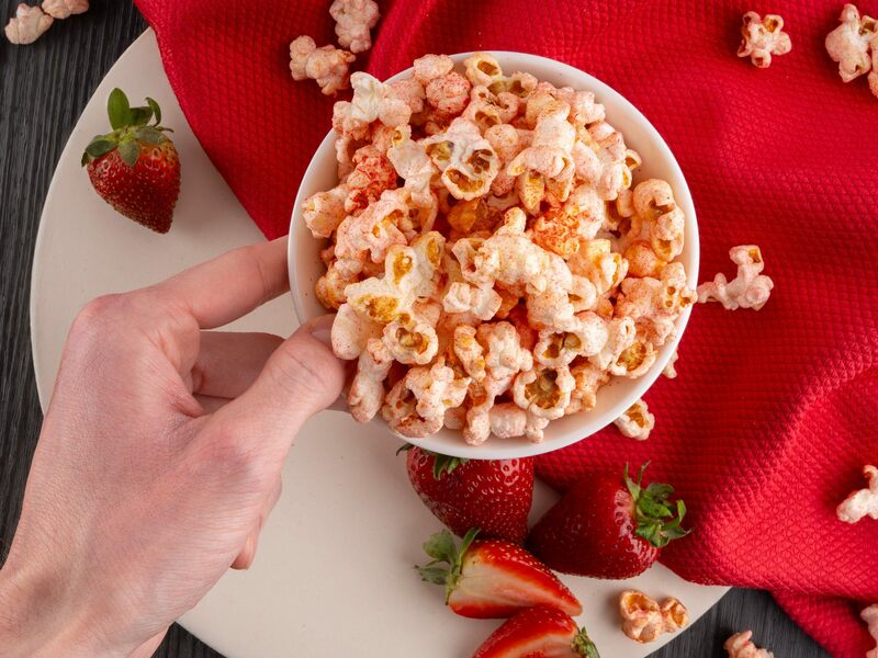 Mixit BIO popcorn – Jahoda s lyofilizovaným ovocem 