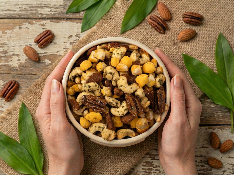 Crunchy mix - sajt, crunchy corn és diófélék medvehagymával