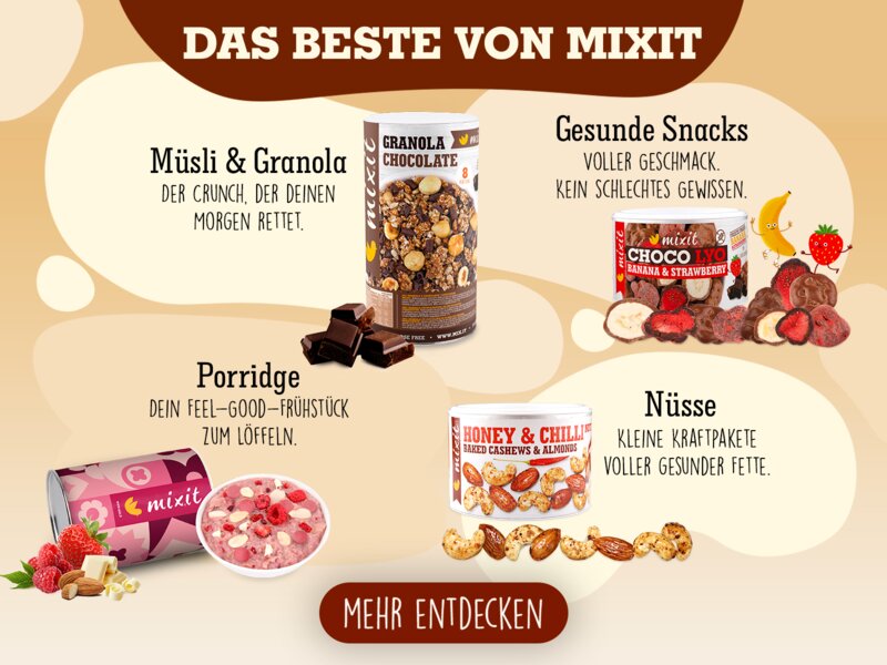 Knuspererdbeeren und Bananen in Schokolade