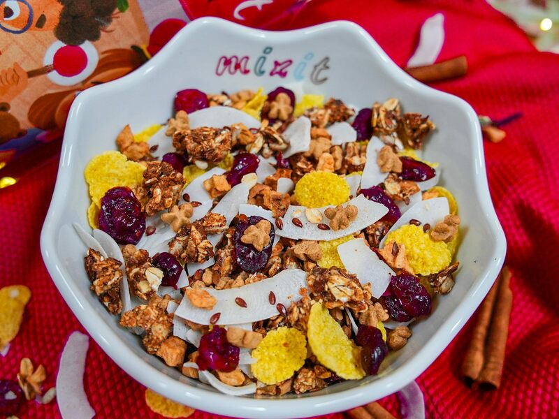 Vánoční granola Limitovaná edice Perníčky a koření Bez palmového oleje Zdravá snídaně Adventní kalendář