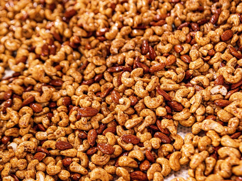 Gebackene Nüsse aus dem Ofen - Honig und Chilli | Mixit.de